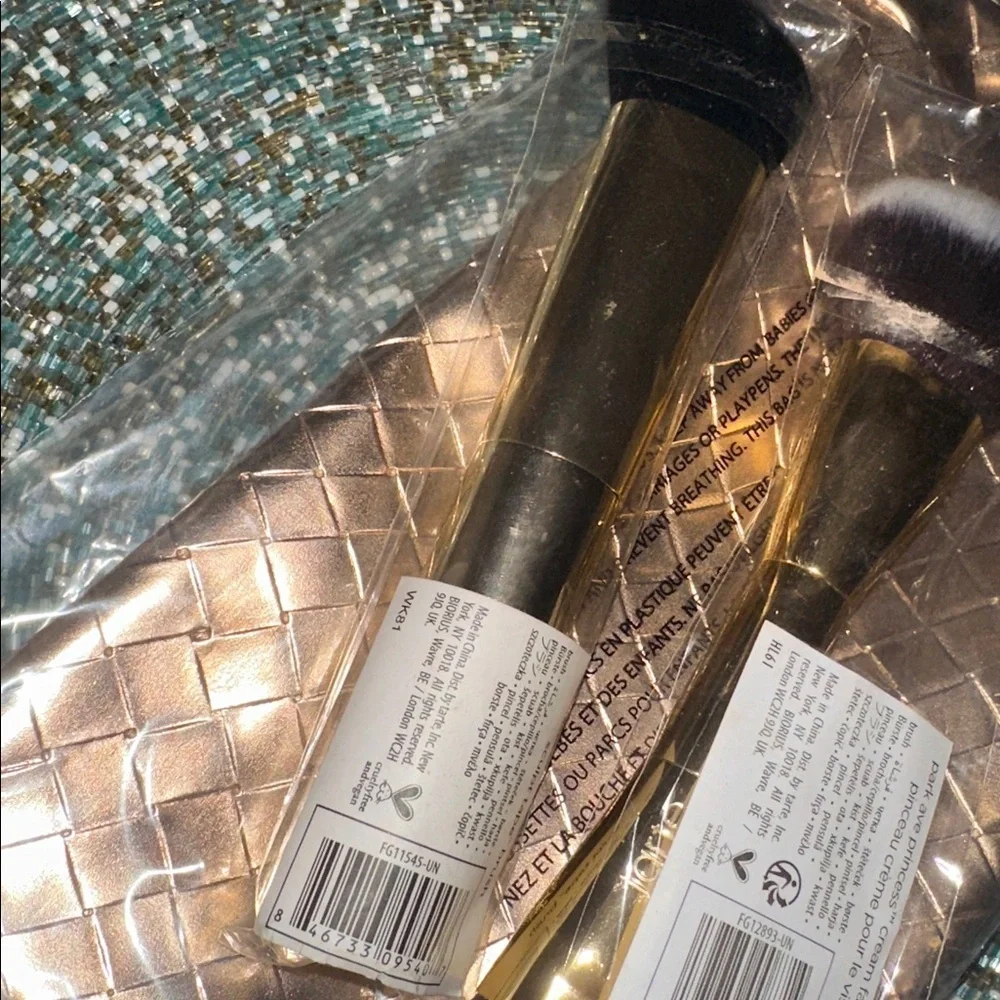 Tarte Makeup Brush Set of 2 with Cosmetic Bag - NEW